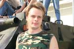 «Спасибо деду за Победу!» Люди, которых знает вся страна, рассказали о том, как они отмечают наш главный праздник