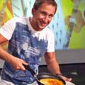 Оскар Кучера: «Жизнь заставила взять в руки кухонный нож»