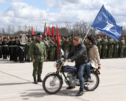 «Звездный десант» парад принял!